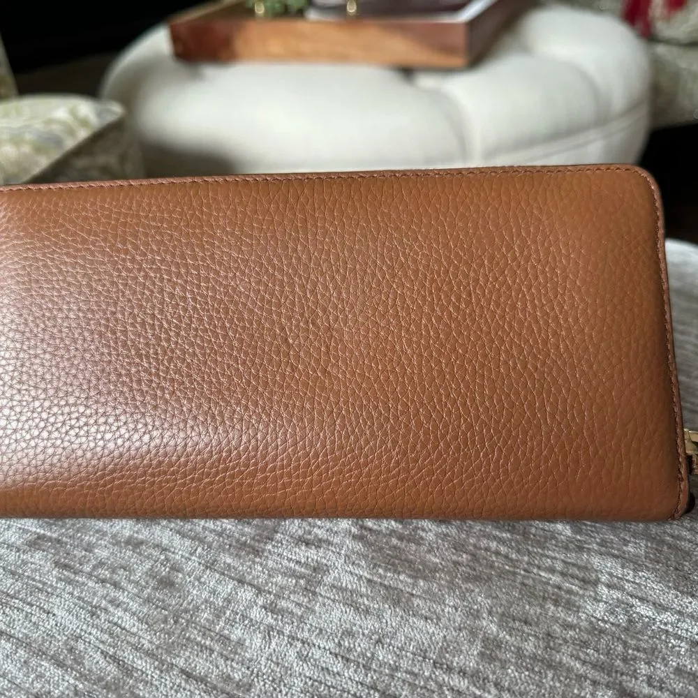 Michael Kors Jet Set Travel Leather Large MK Continental wallet